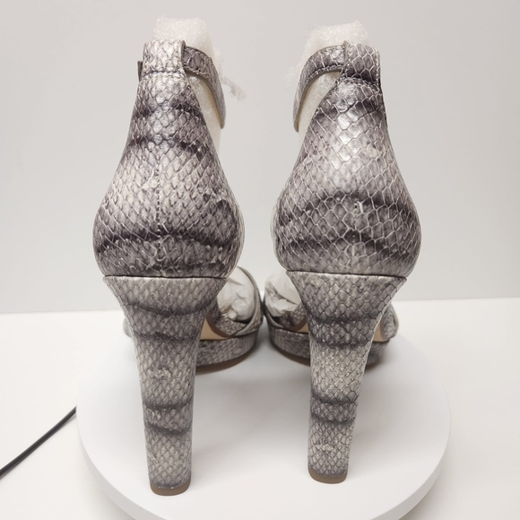 Michael kors Divia Ankle Strap Embossed Leather Color Roccia - Picture 5 of 8